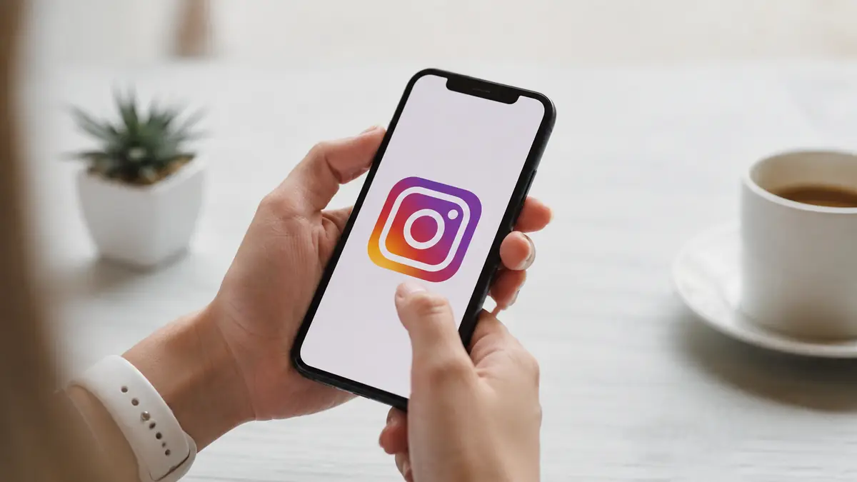 Tem como privar alguém de ver os destaques do Instagram